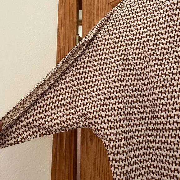 SHEIN Allover Print Split Sleeve Mock Neck Blouse - Picture 4 of 5